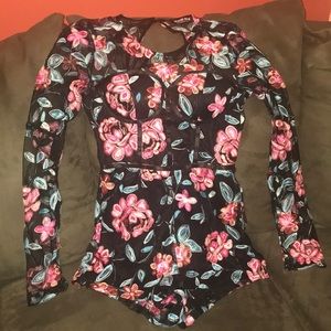 Fashion Nova women’s romper size small